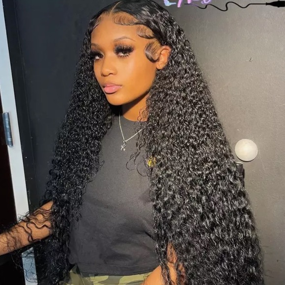 Water Wave Lacefront 13x4 HD lace Wig - Picture 2 of 3